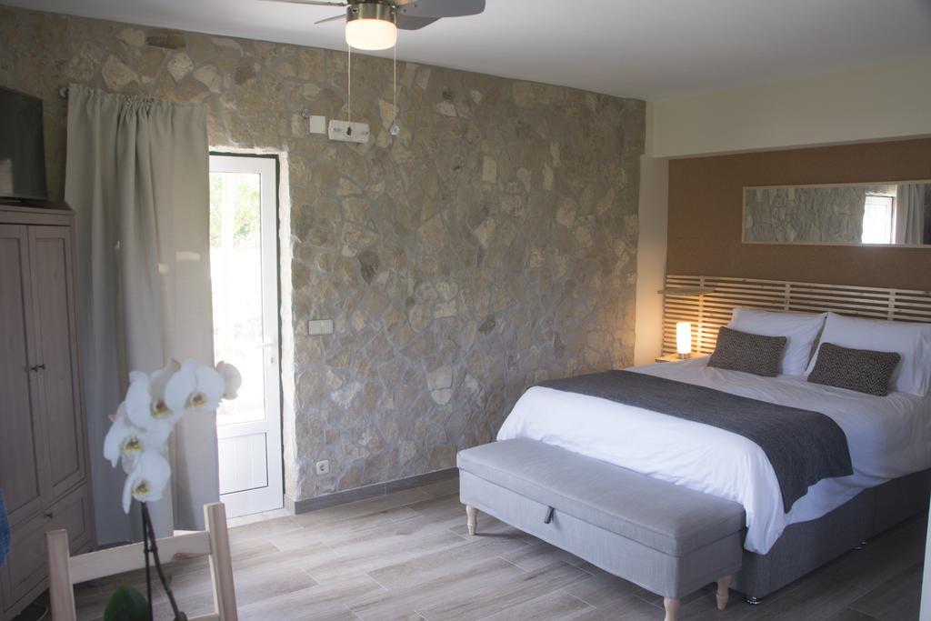 The Fig Boutique Suites Salir de Porto Экстерьер фото
